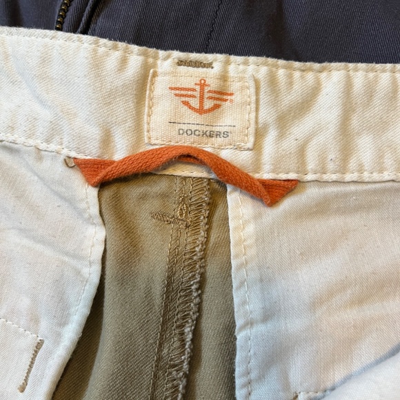Lot of 3x Dockers Shorts - Picture 2 of 8